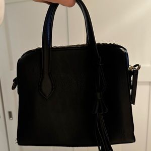 Black Universal Thread handbag.
